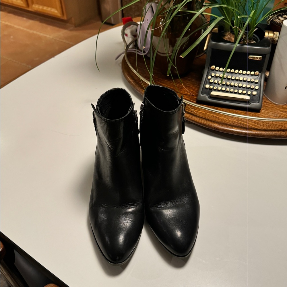 USED * FRYE Black Women's Ankle Bootie * size 10